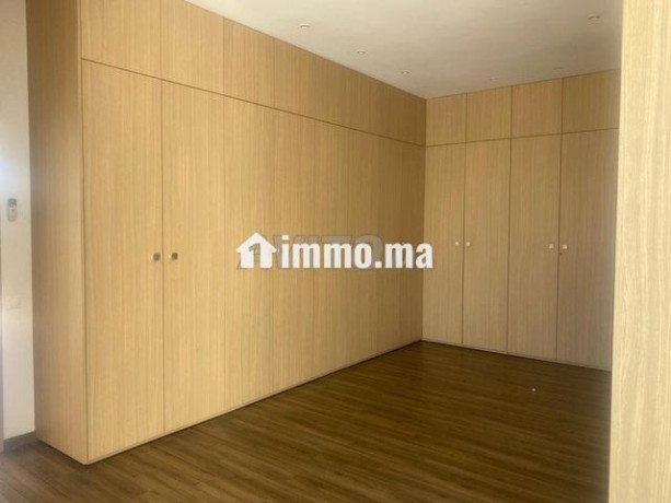 villa-neuve-de-4730m2-a-souissi-big-6