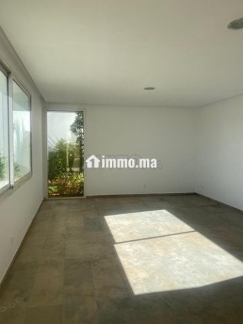 villa-neuve-de-4730m2-a-souissi-big-7