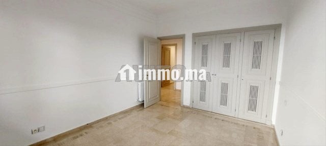 appartement-a-louer-160-m2-a-casablanca-big-2