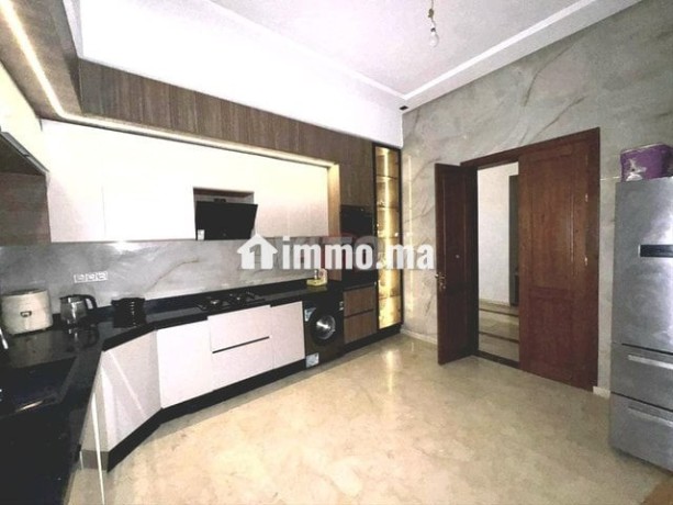 location-villa-de-1600-m2-a-marrakech-big-6