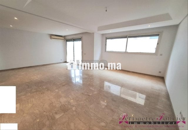 racine-appartement-moderne-a-louer-170-m2-big-0