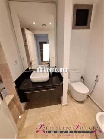 racine-appartement-moderne-a-louer-170-m2-big-9