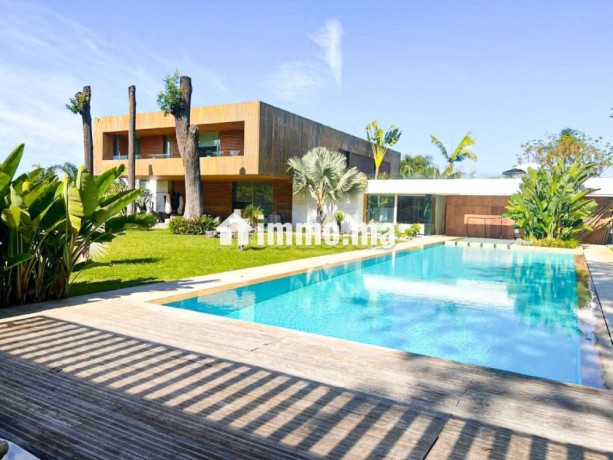 villa-a-vendre-a-souissi-big-1
