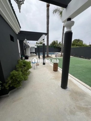 villa-a-souissi-piscine-jardin-quartier-ambassades-big-0