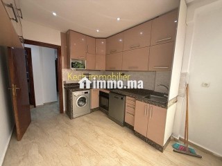 joli-appartement-3-chambres-vide-izdihar