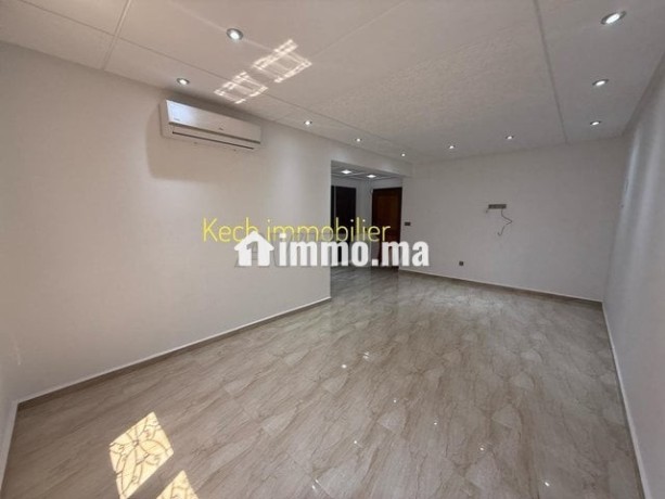 joli-appartement-3-chambres-vide-izdihar-big-1