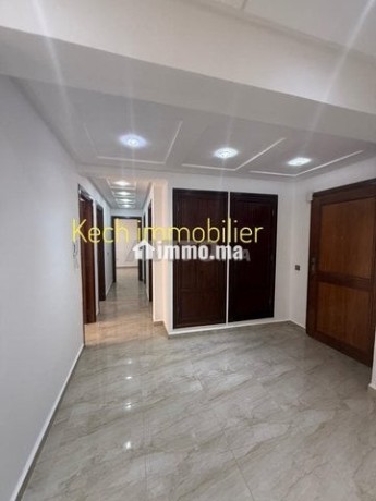 joli-appartement-3-chambres-vide-izdihar-big-2