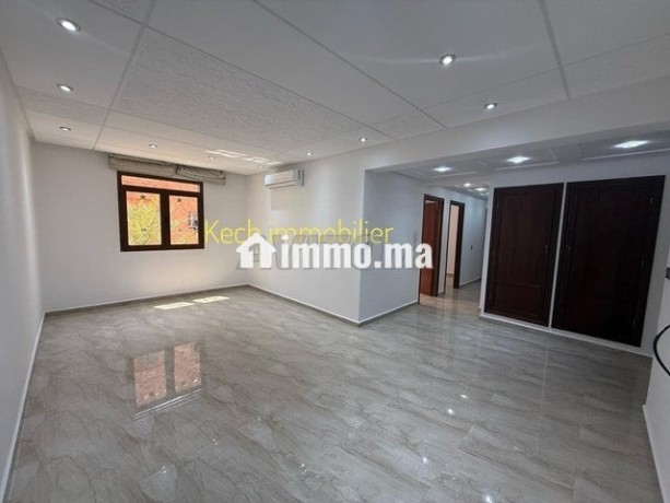 joli-appartement-3-chambres-vide-izdihar-big-3
