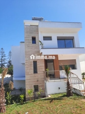 bungalow-3-facades-avec-deux-sous-sols-et-garages-big-0