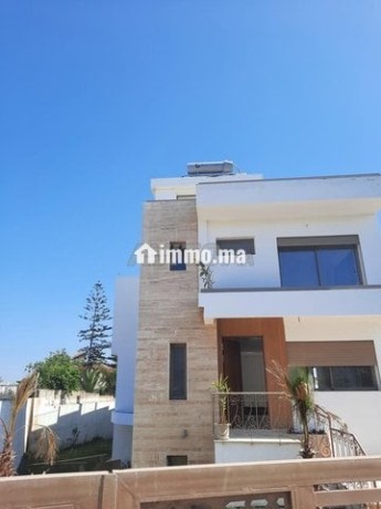 bungalow-3-facades-avec-deux-sous-sols-et-garages-big-3