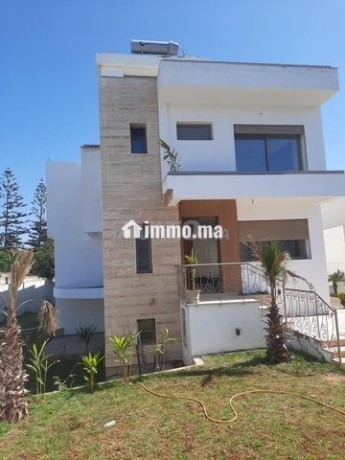 bungalow-3-facades-avec-deux-sous-sols-et-garages-big-4
