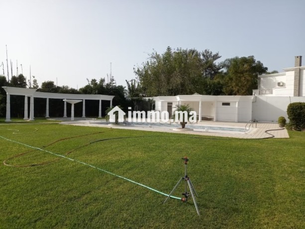 a-louer-villa-de-prestige-a-usage-de-bureaux-big-4