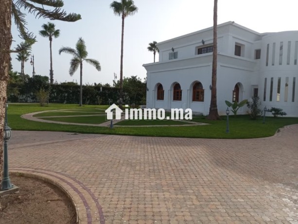 a-louer-villa-de-prestige-a-usage-de-bureaux-big-5