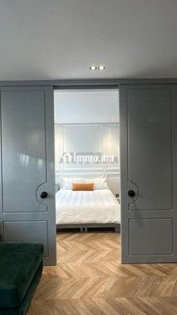 studio-a-louer-quartier-des-hopitaux-big-1