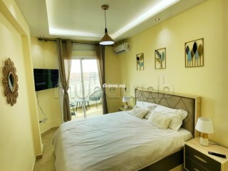 2-chambres-renove-avec-piscine-et-balcon