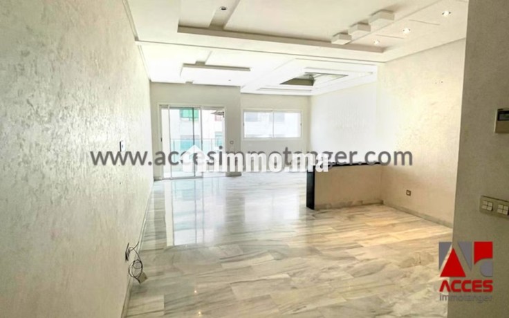appartement-vide-a-louer-en-plein-centre-ville-big-0