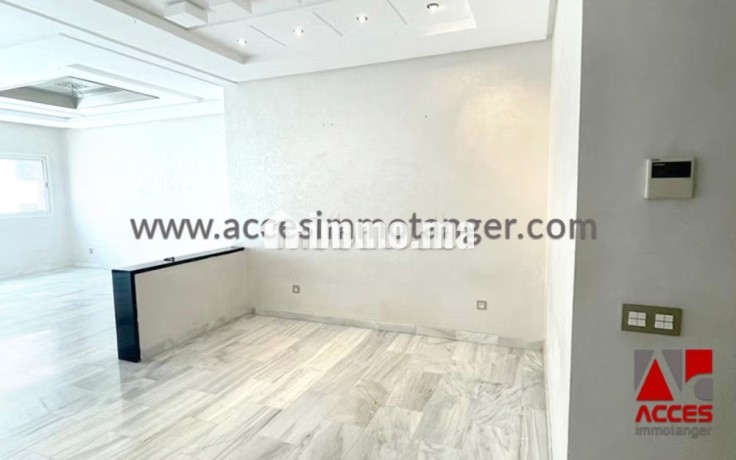 appartement-vide-a-louer-en-plein-centre-ville-big-1