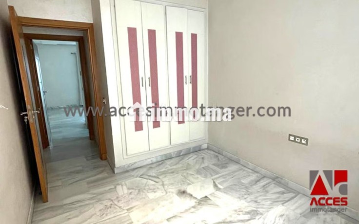 appartement-vide-a-louer-en-plein-centre-ville-big-3