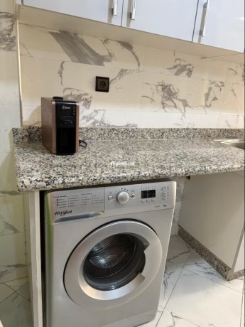 louez-cet-appartement-a-la-ville-haute-2-belles-chambres-bien-meuble-big-3