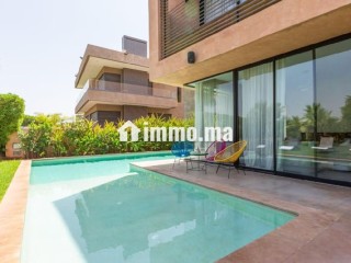 Magnifique villa à louer pour vos vacances à Route de Tahanaout. 4 pièces confortables. Avec ascenseur et terrasse - Villa à vendre