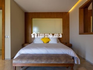 Magnifique villa à louer pour vos vacances à Route de Tahanaout. 4 pièces confortables. Avec ascenseur et terrasse - Villa à vendre