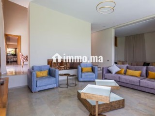 Magnifique villa à louer pour vos vacances à Route de Tahanaout. 4 pièces confortables. Avec ascenseur et terrasse - Villa à vendre