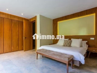Magnifique villa à louer pour vos vacances à Route de Tahanaout. 4 pièces confortables. Avec ascenseur et terrasse - Villa à vendre