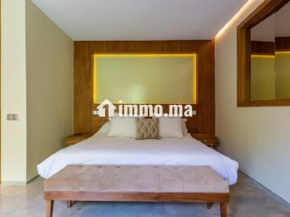 Magnifique villa à louer pour vos vacances à Route de Tahanaout. 4 pièces confortables. Avec ascenseur et terrasse - Villa à vendre