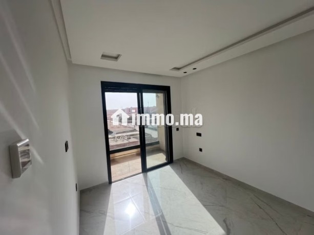 appartement-a-lachat-a-hivernage-1-belle-chambre-prestation-de-conciergerie-belle-piscine-big-12