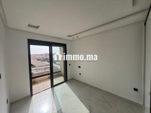 appartement-a-lachat-a-hivernage-1-belle-chambre-prestation-de-conciergerie-belle-piscine-big-2