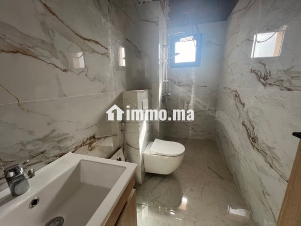 appartement-a-lachat-a-hivernage-1-belle-chambre-prestation-de-conciergerie-belle-piscine-big-7