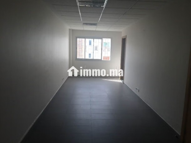 a-louer-bureau-de-60m2-racine-clinique-badr-big-2