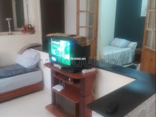 Location saisonnière à Horria. 3 pièces confortables. Porte blindée, salon marocain traditionnel - Appartement à vendre