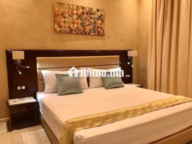 location-dun-appartement-a-gueliz-superficie-70-m2-systeme-de-parabole-et-salon-marocain-big-0