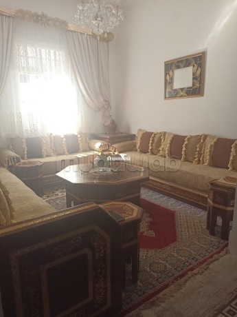 appartements-a-louer-en-centre-1-piece-salon-marocain-et-antenne-parabolique-big-4