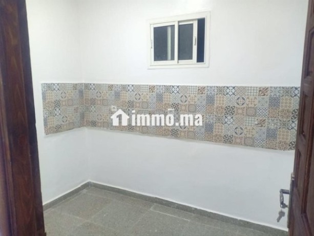 petit-appartement-a-louer-quartier-des-hopitaux-big-1