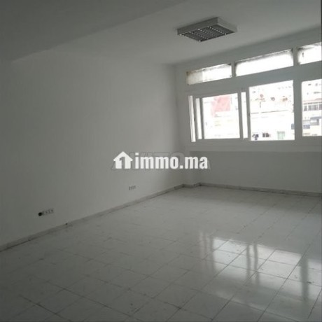 bureau-140-a-cote-abdelmoumen-tram-big-1