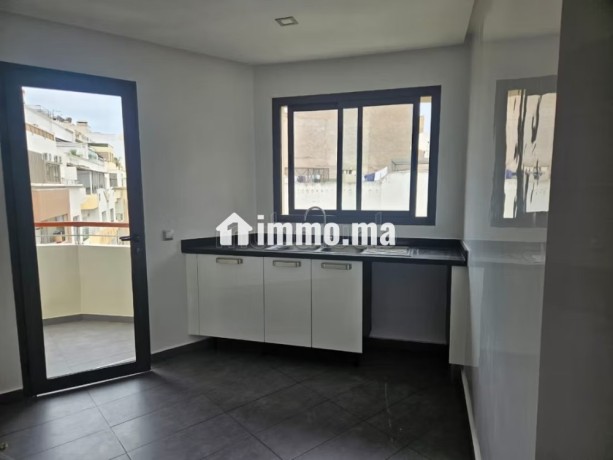 a-louer-bel-appartement-2ch-vide-a-val-fleuri-big-4