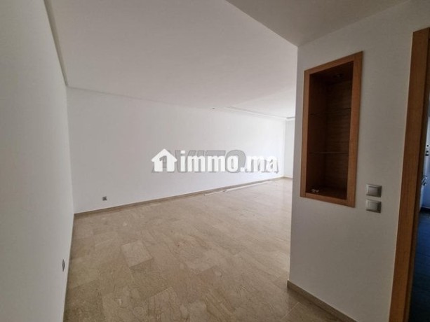 appartement-a-louer-105-m2-a-casablanca-big-2
