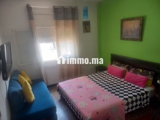 Location saisonnière à Agdal.
Superficie 48 m².
Porte blindée, antenne parabolique - Appartement à vendre - Rabat