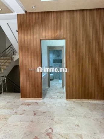 luxueuse-villa-agdal-a-vendre-big-0