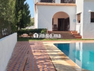 villa-de-600-m-avec-piscine-privee-et-vue-mer