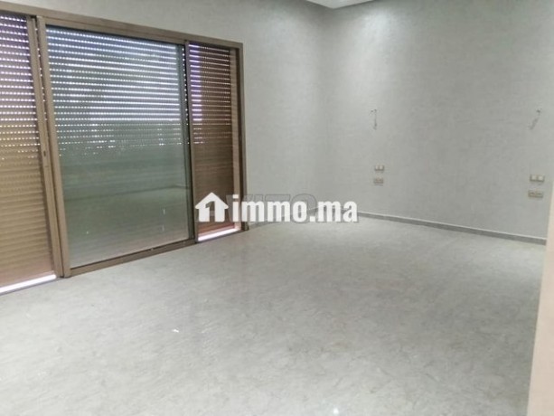 location-villa-neuve-vide-dans-residence-big-8
