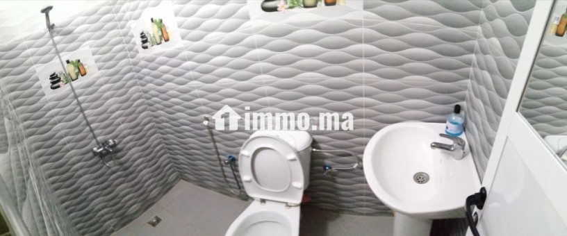 location-saisonniere-a-chefchaouen-2-pieces-confortables-salon-traditionnel-et-systeme-dantenne-parabolique-big-5