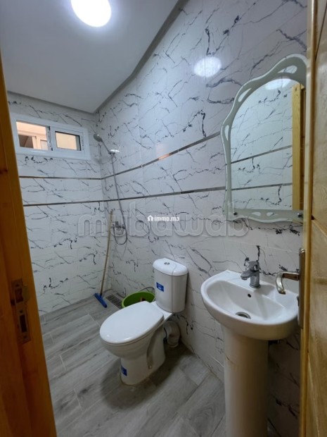 Appartement de vacances à louer à Al Hoceima. 2 chambres. Salon Marocain et antenne parabolique - Vente Immobilier - Al Hoceïma - photo 5