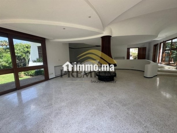 magnifique-villa-plain-pied-avec-piscine-big-3