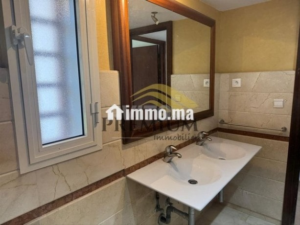 magnifique-villa-plain-pied-avec-piscine-big-7
