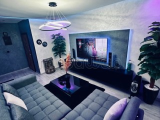 appartement-moderne-equipe-2-chambres-salon