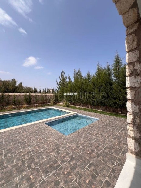 Villas de luxe à louer à Route d'Agadir.
Surface de 800 m².
Salon traditionnel marocain, résidence sécurisée - Vente Immobilier - Essaouira - photo 1