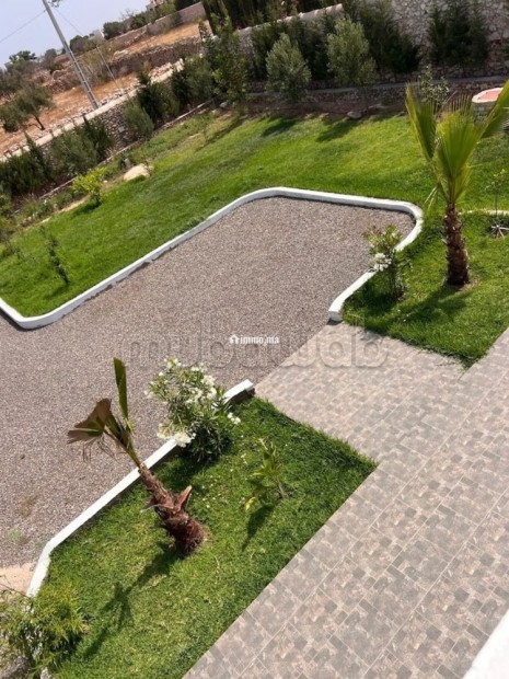 Villas de luxe à louer à Route d'Agadir.
Surface de 800 m².
Salon traditionnel marocain, résidence sécurisée - Vente Immobilier - Essaouira - photo 4